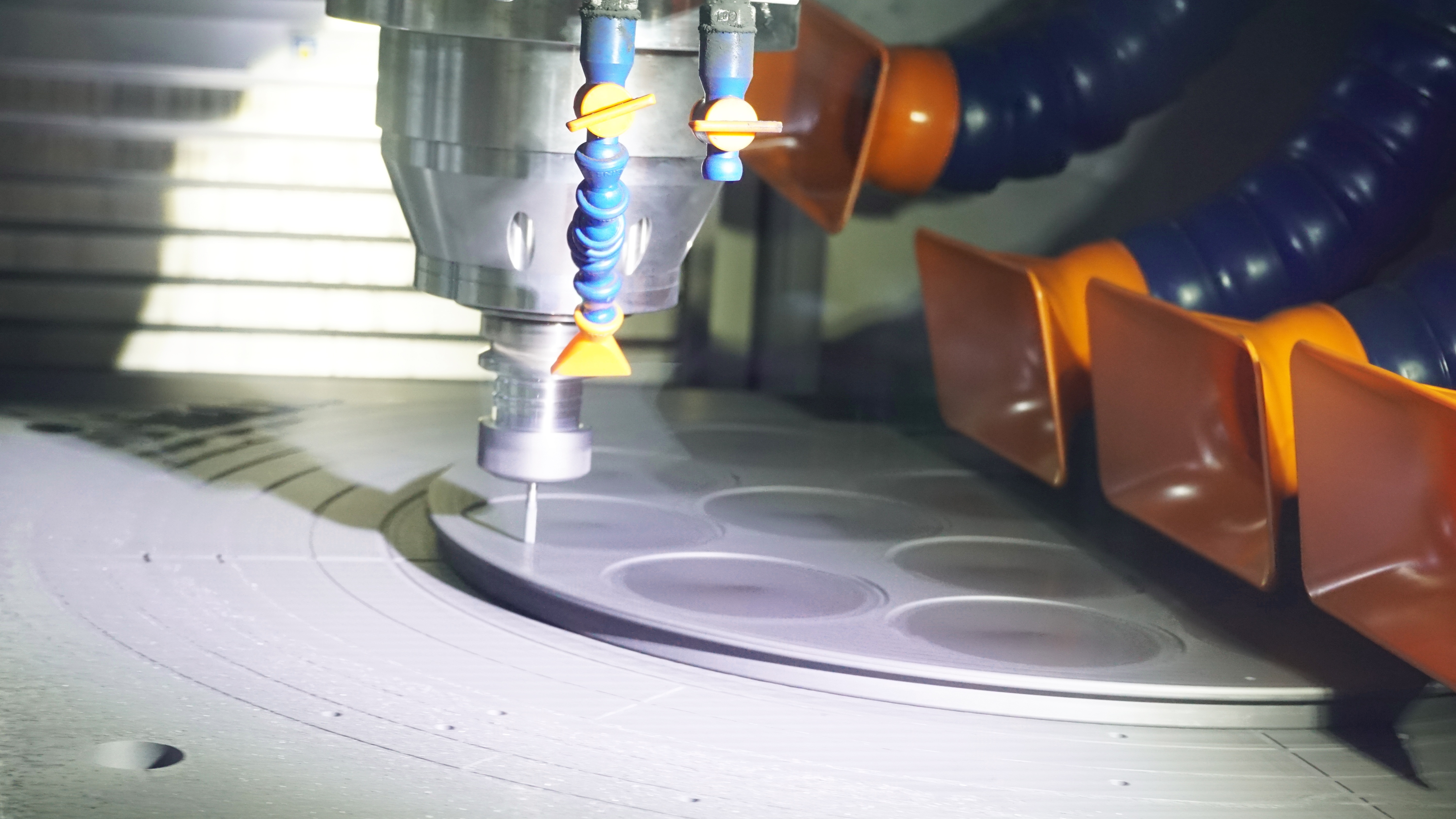 VETEK CNC-tarkkuuskoneistuspajan sisällä: korkean puhtauden puolijohdekomponenttien perustan rakentaminen